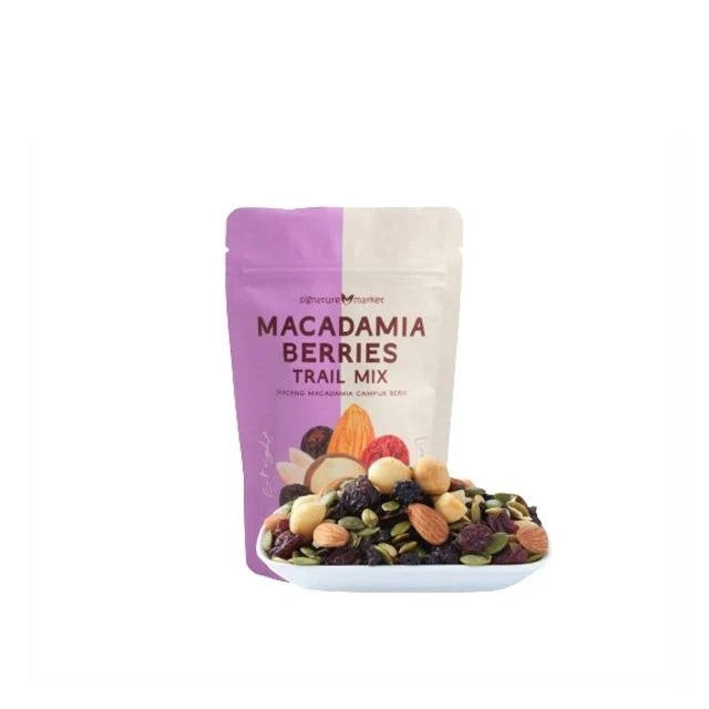 SIGNATURE MARKET MACADAMIA BERRIES TRAIL MIX 120G